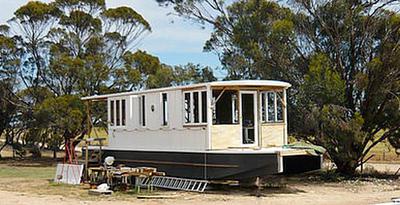 40 foot Shantyboat