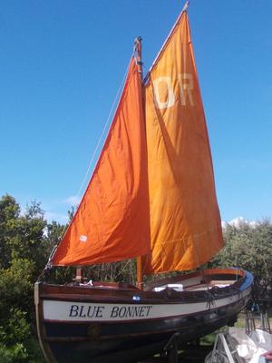 Loose footed standing lug on 27ft Navy Whaler