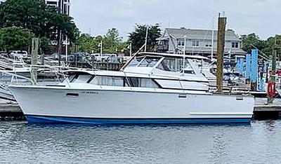 31’ Trojan Sea Voyager Express Cruiser 1968