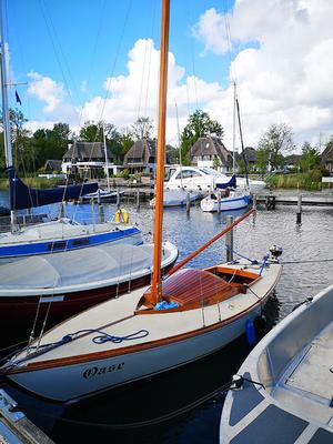 Dutch classic plywood sailboat, built in Nijmegen by the "Salamander" shipyard in 1954, designed by H. Malcorps.