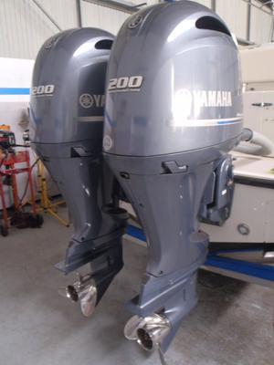 Twin Used Yamaha 200 HP 4-Stroke Outboard Motor Engine